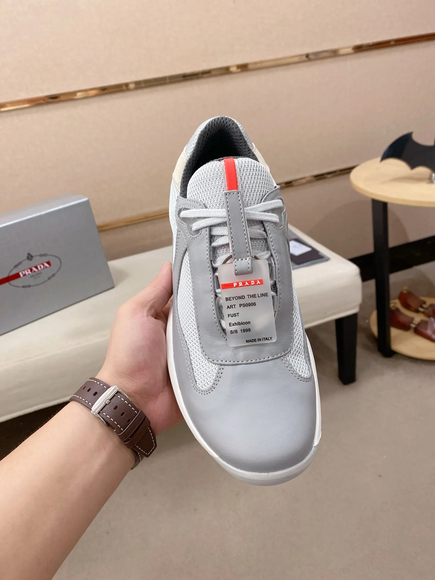Men's shoes 💰 580💰 ✔️✔️✔️High version High-quality new PRADA (Prada) counters are launched simultaneously, new men's shoes, 😘fabrics are selected from first-layer cowhide fabrics. Lining: Imported cowhide leather lining. 👍🏿High-end☄️Open-molded non-slip rubber outsole, exquisite lines, simple and elegant, comfortable and high-end for leisure travel. Code number: 38 to 45